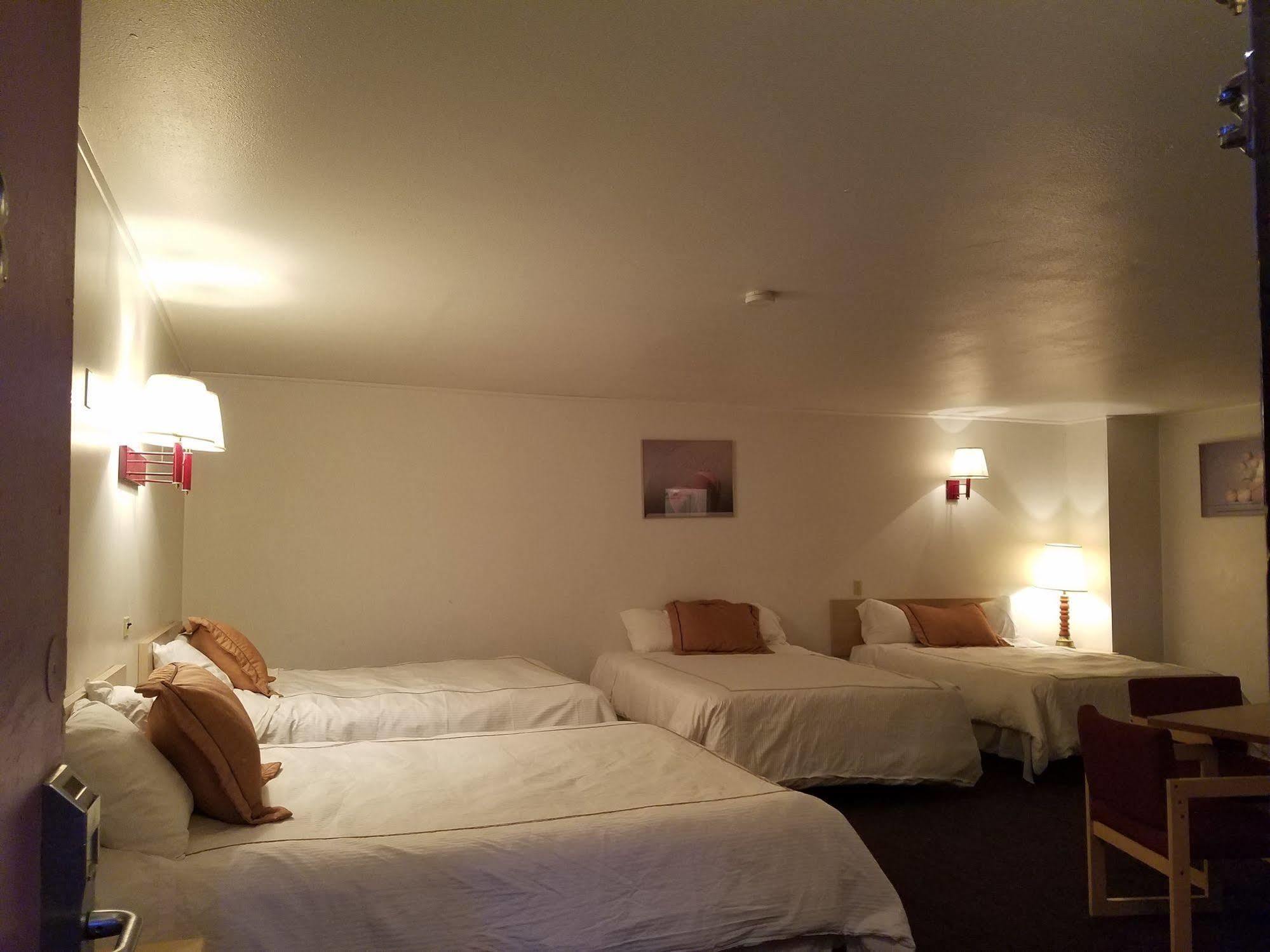 Downtown Xenion Motel Laramie Exterior photo